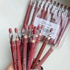 Pack of 6 or 12 Lip Liners Pencils